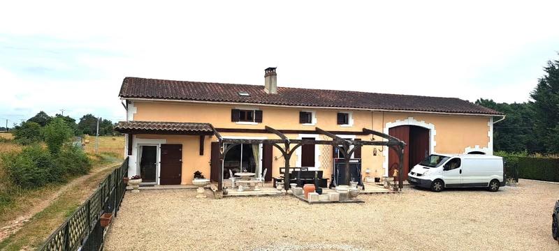 Propriété - 190 m² - 7 pièces