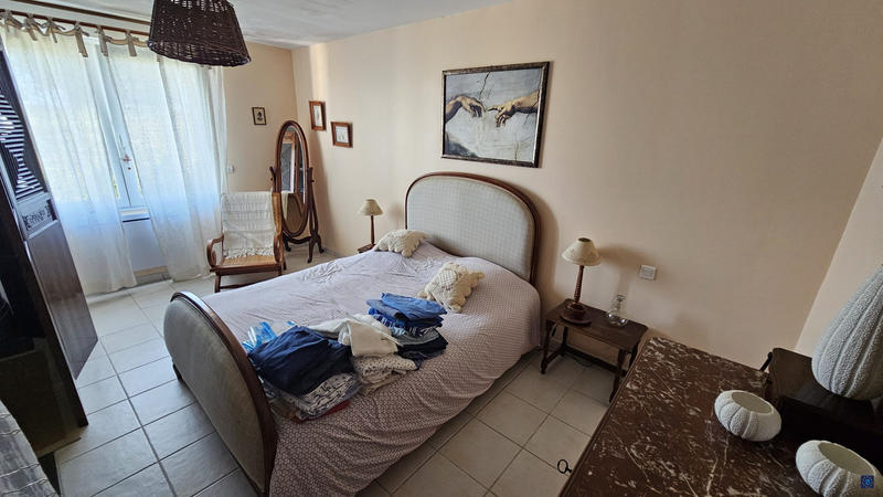 Maison contemporaine - 273 m² - 9 pièces