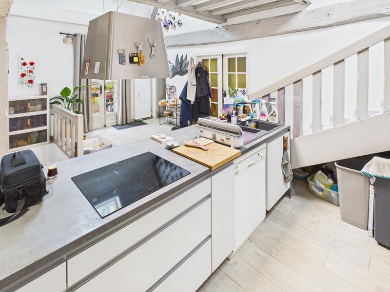 Maison - 600 m² - 7 pièces