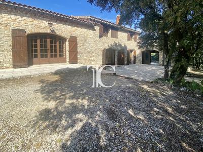 Maison - 135 m² - 7 pièces