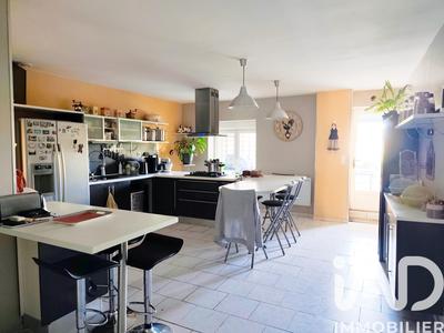 Maison - 230 m² - 6 pièces
