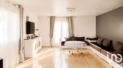 Maison - 121 m² - 8 pièces