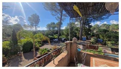 Maison - 205 m² - 7 pièces