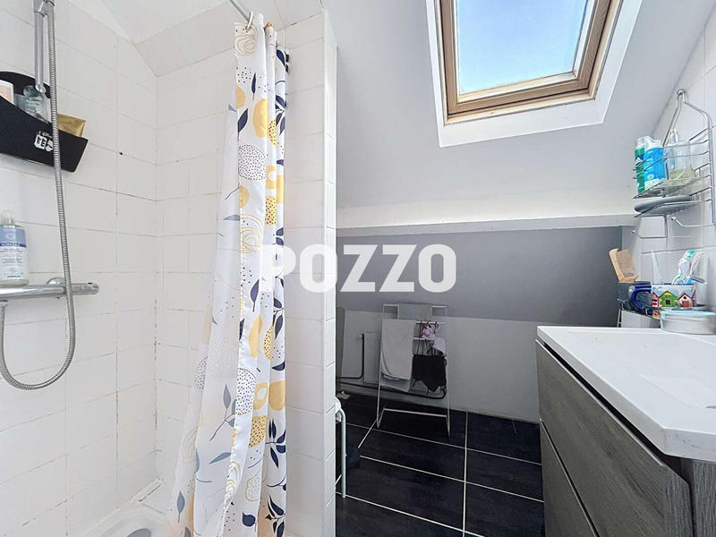 Maison - 94 m² - 5 pièces