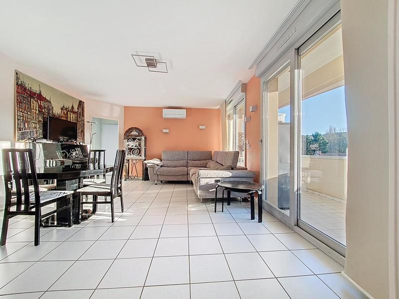 Appartement - 82 m² - 4 pièces