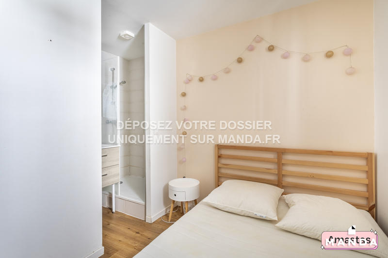 Chambre - 10 m² - 5 pièces