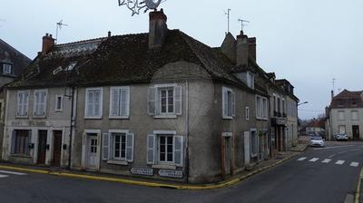 Immeuble - 155 m² - 6 pièces