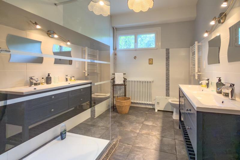 Maison - 600 m² - 15 pièces