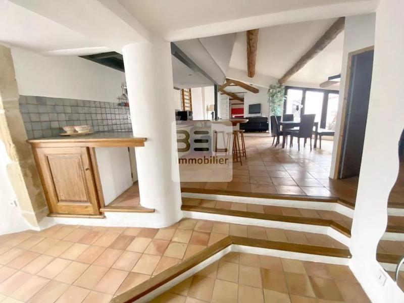 Appartement - 77 m² - 2 pièces