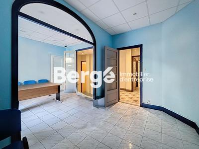 Bureau - 90 m² - 5 pièces