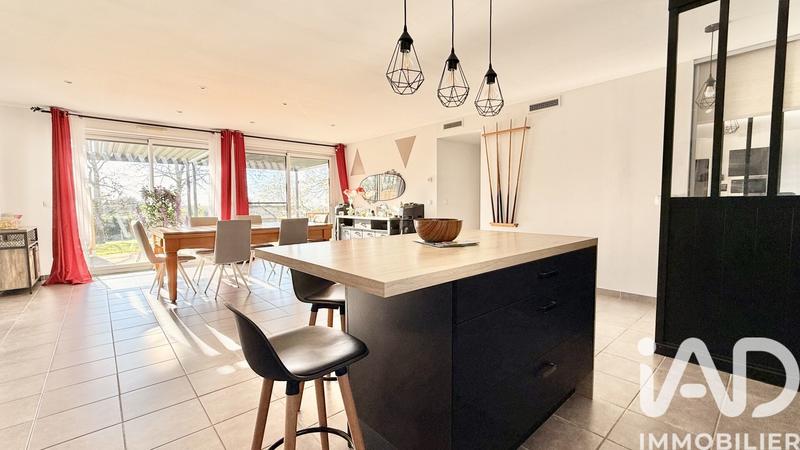Maison - 122 m² - 5 pièces