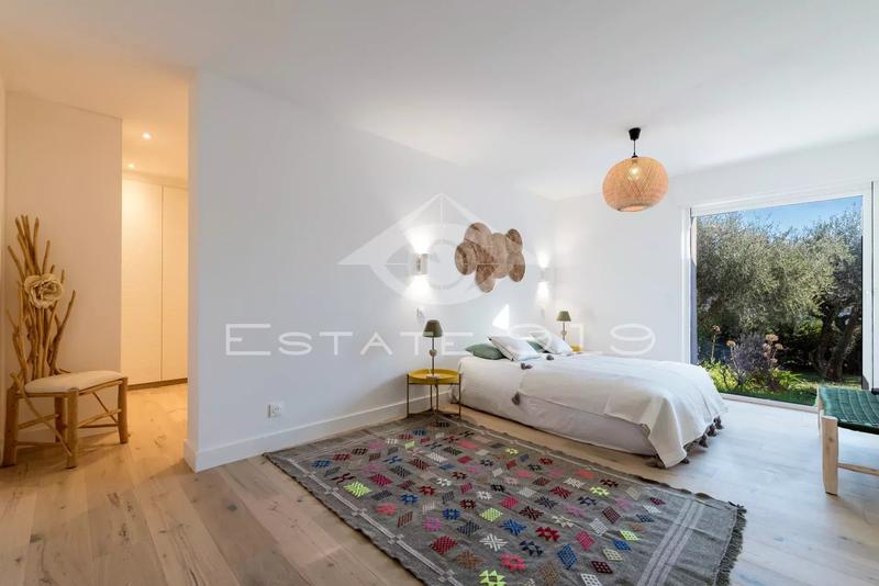 Villa - 225 m² - 6 pièces