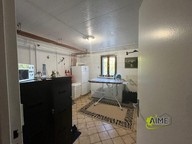 Maison - 211 m² - 7 pièces