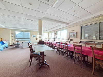 Maison - 320 m² - 8 pièces