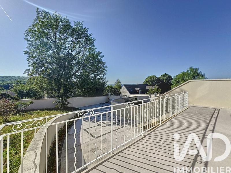 Maison - 185 m² - 9 pièces