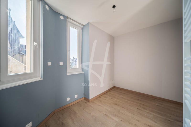 Appartement - 102 m² - 5 pièces