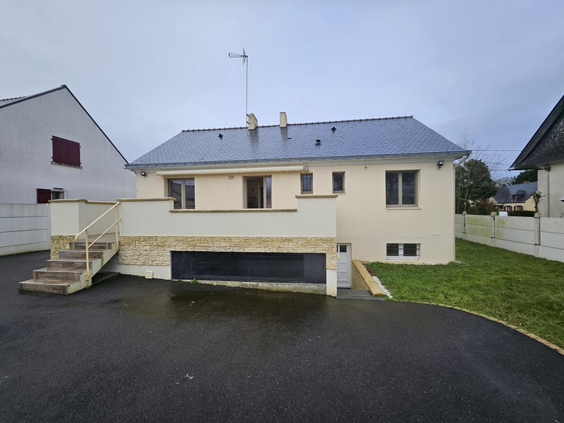 Maison - 110 m² - 9 pièces