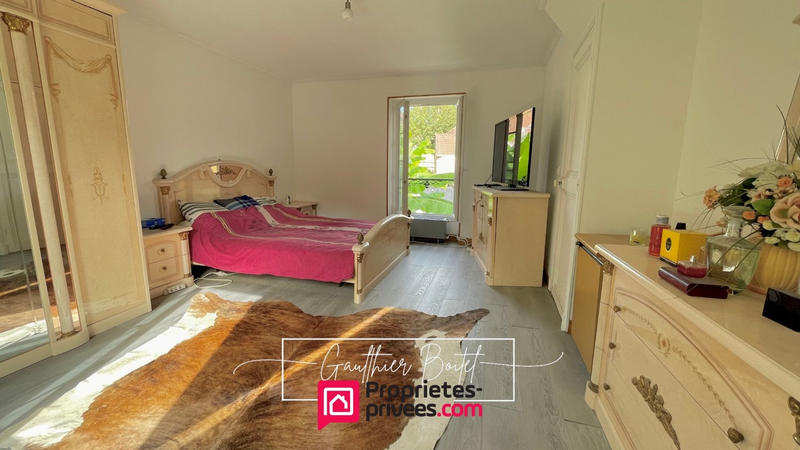 Maison - 300 m² - 11 pièces