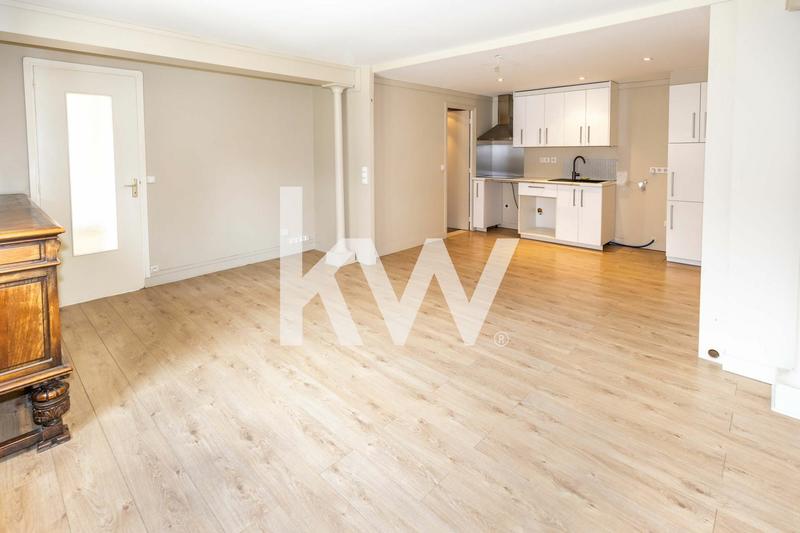 Maison - 287 m² - 8 pièces