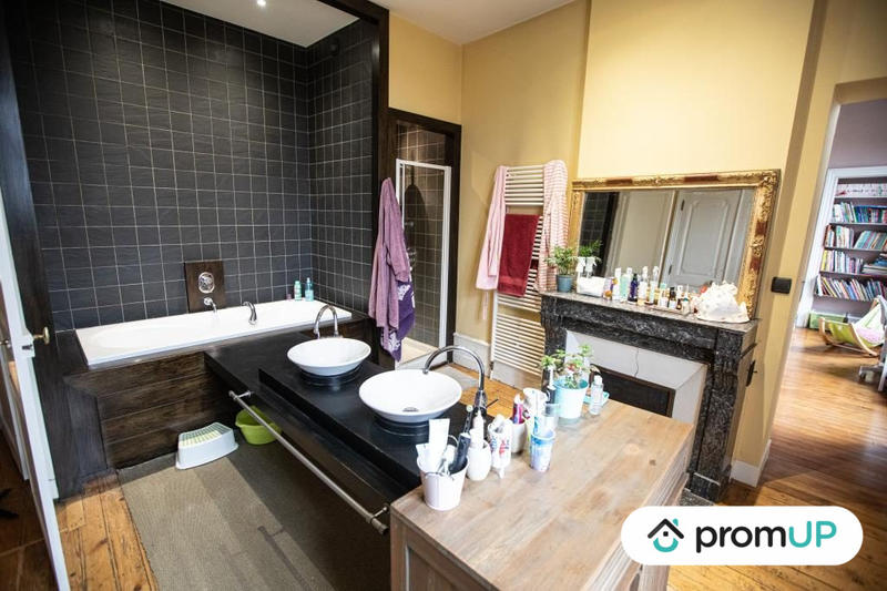 Appartement - 253 m² - 6 pièces