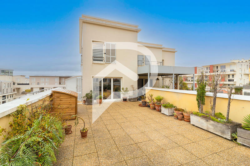 Appartement - 130 m² - 5 pièces