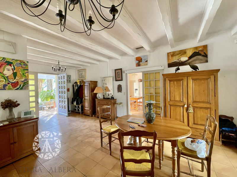 Villa - 285 m² - 10 pièces