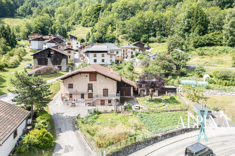 Châlet - 295 m² - 6 pièces