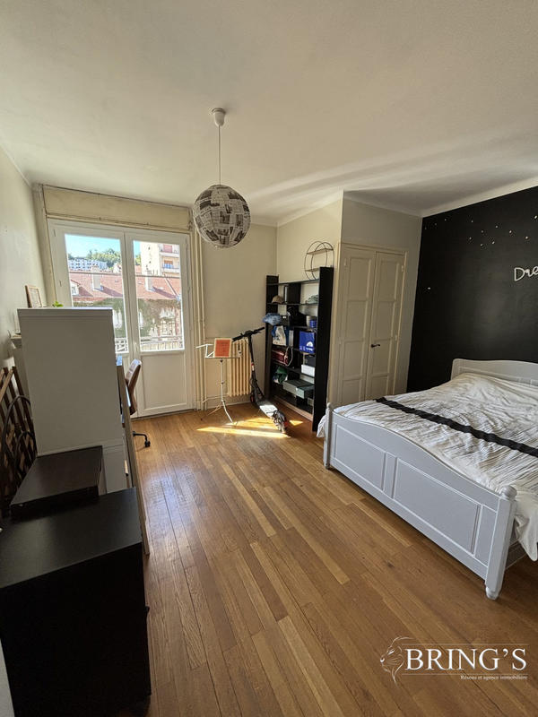 Appartement - 140 m² - 7 pièces