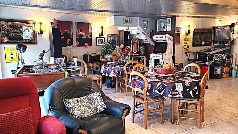 Propriété - 283 m² - 13 pièces