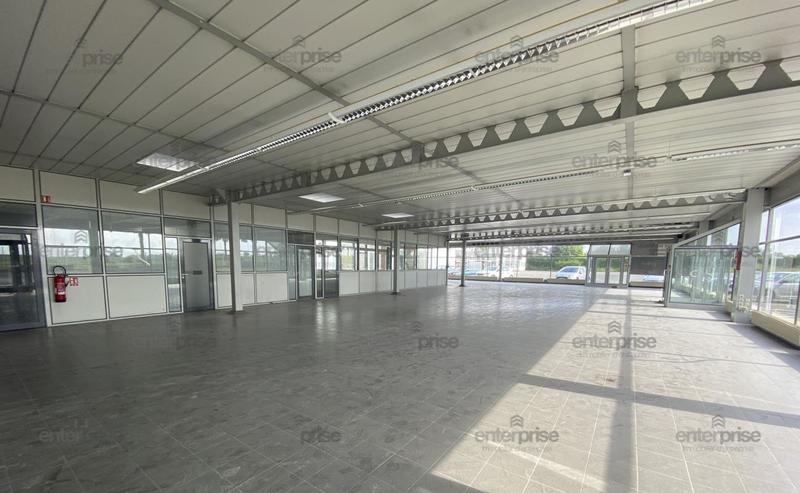 Local commercial - 1 530 m²