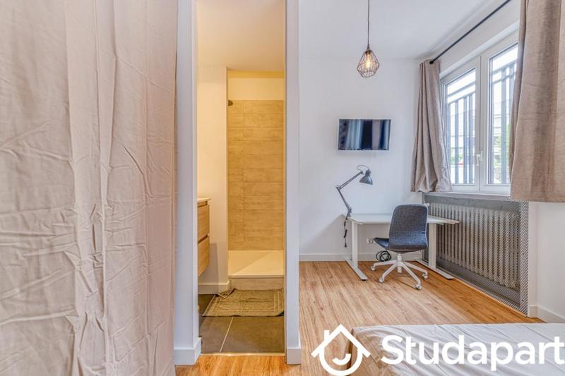 Chambre - 13 m² - 1 pièce