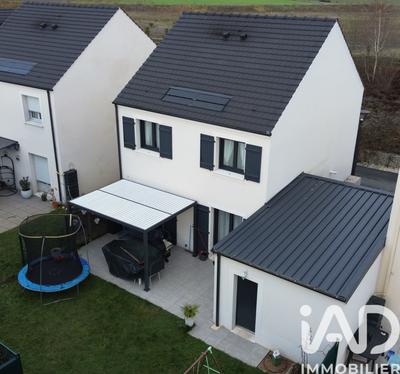 Maison - 97 m² - 6 pièces