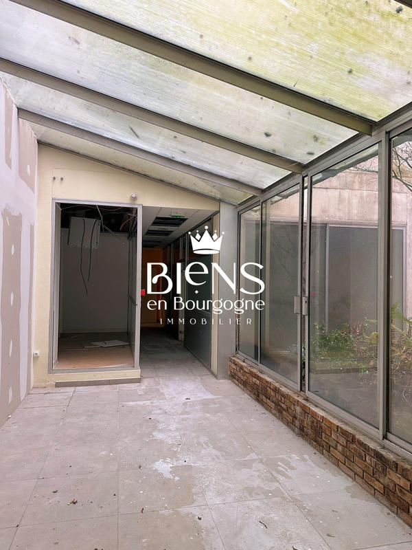 Bureau - 142 m² - 8 pièces