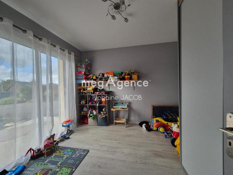 Maison - 210 m² - 10 pièces