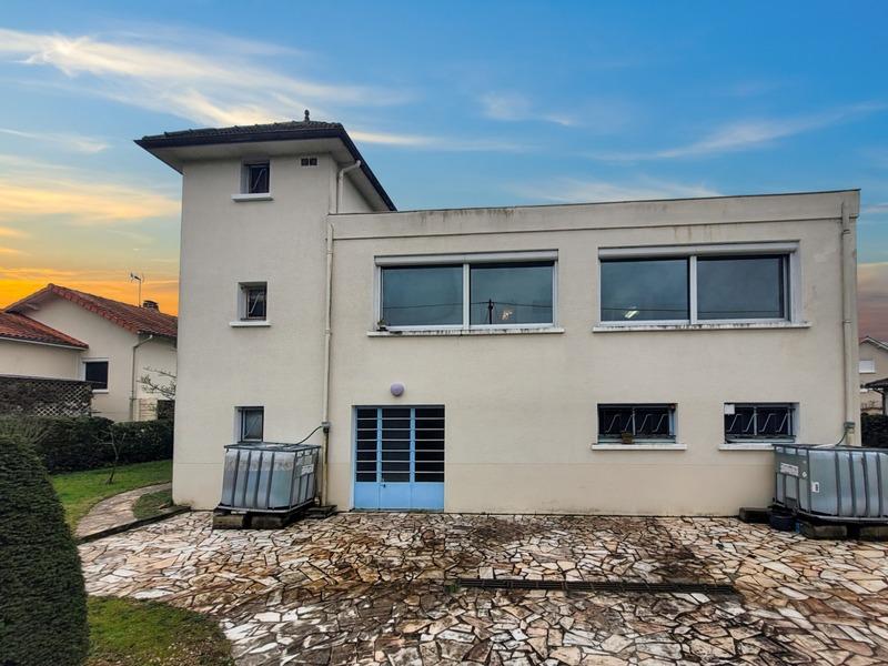 Maison - 168 m² - 7 pièces