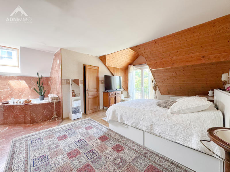 Maison - 212 m² - 5 pièces