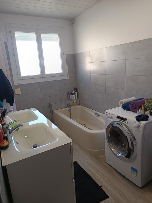 Maison - 170 m² - 9 pièces