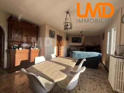 Maison - 187 m² - 8 pièces