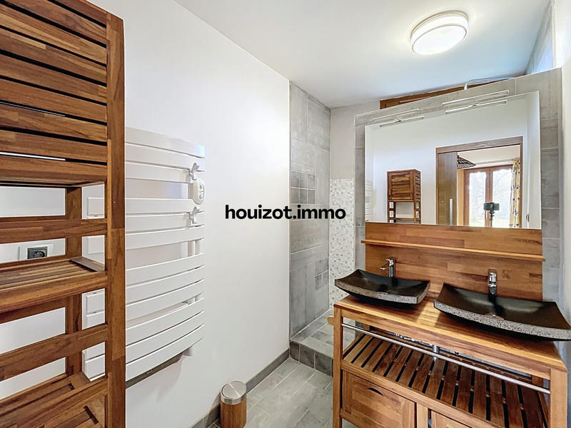 Maison - 233 m² - 6 pièces