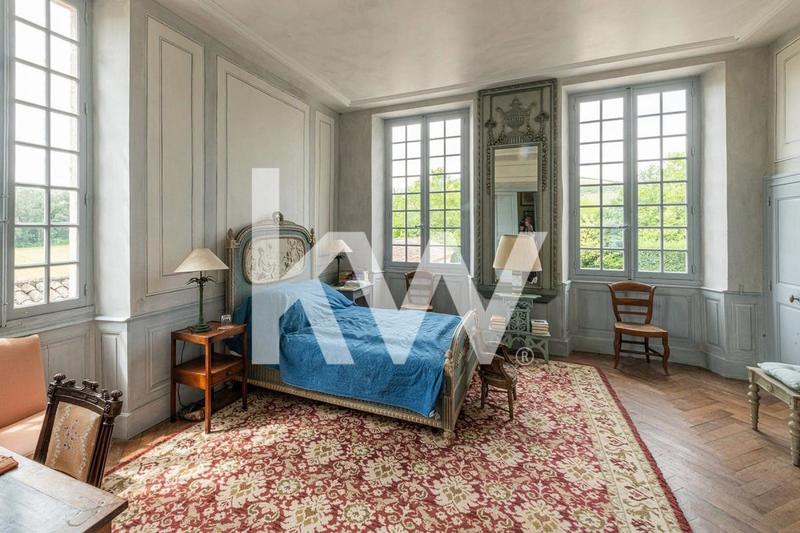 Château - 677 m² - 20 pièces