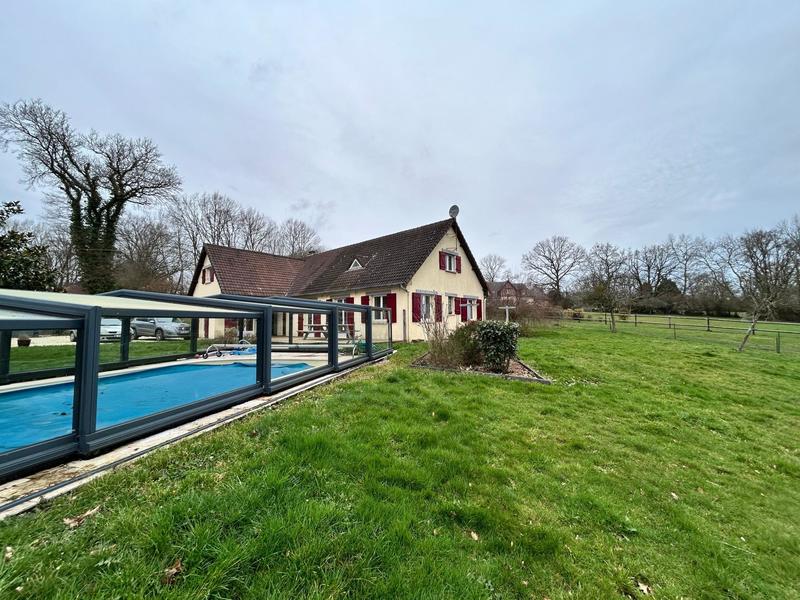 Maison - 195 m² - 6 pièces