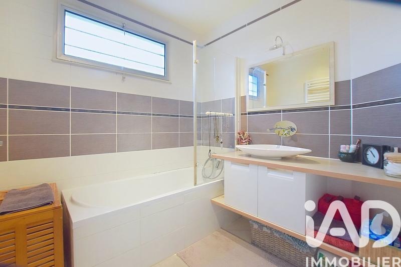 Maison - 127 m² - 6 pièces