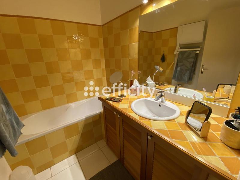 Maison - 98 m² - 5 pièces