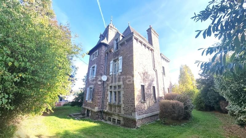 Maison bourgeoise - 259 m² - 10 pièces