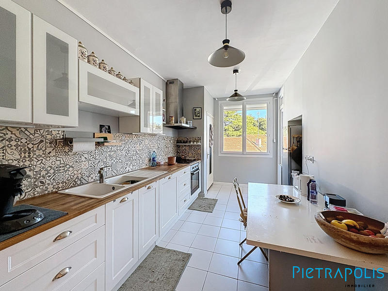 Appartement - 100 m² - 3 pièces