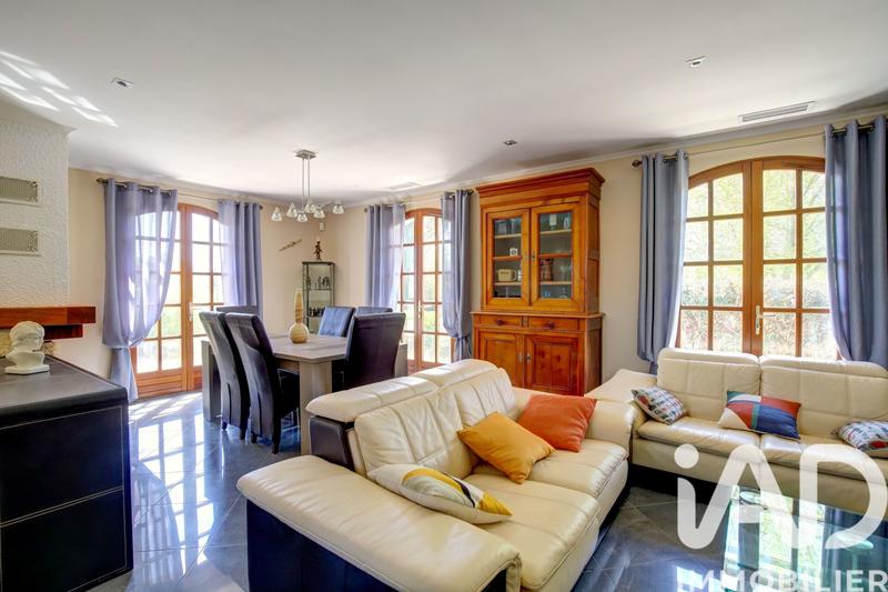 Maison - 96 m² - 5 pièces