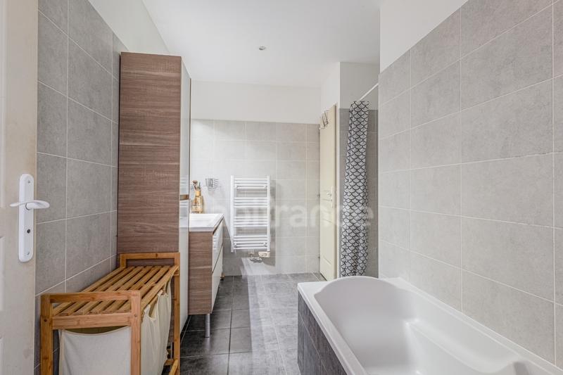 Appartement - 85 m² - 4 pièces