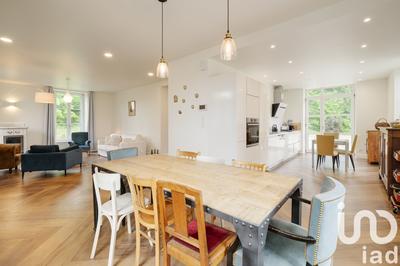 Maison - 211 m² - 8 pièces