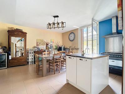 Maison - 164 m² - 5 pièces