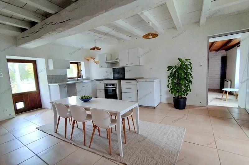 Maison en pierre - 90 m² - 3 pièces